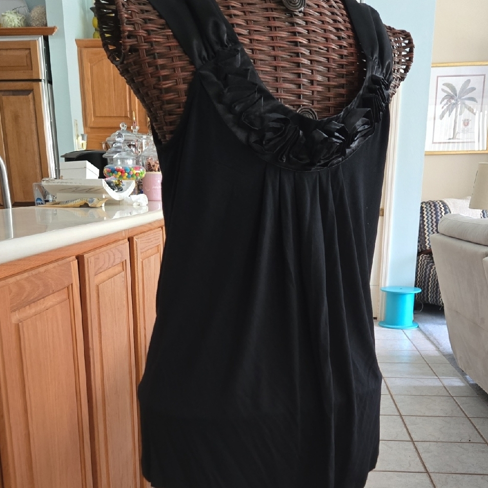 Cable & Gauge Black Ruffled Sleeveless Tank Top - Picture 8 of 13